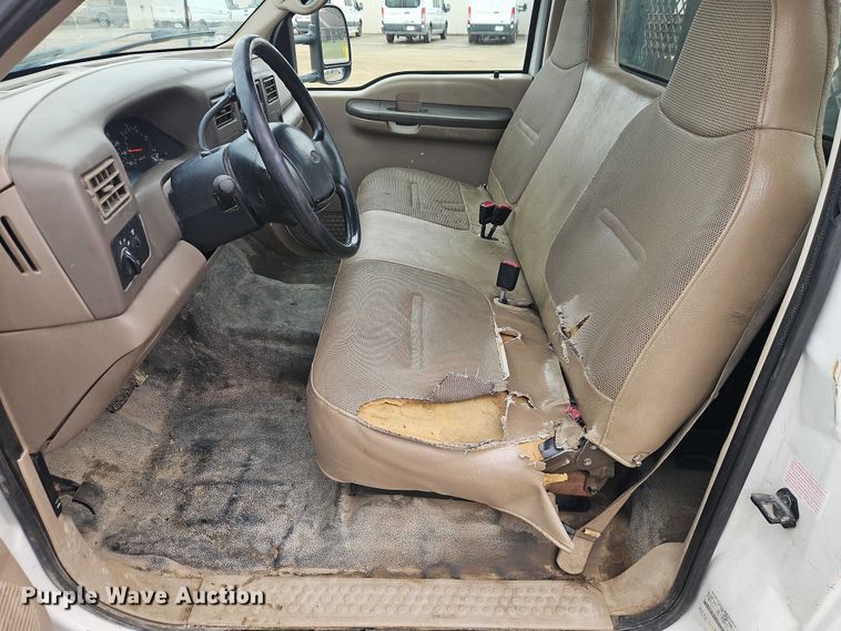 image for item EO4854 2000 Ford F450 Super Duty flatbed truck