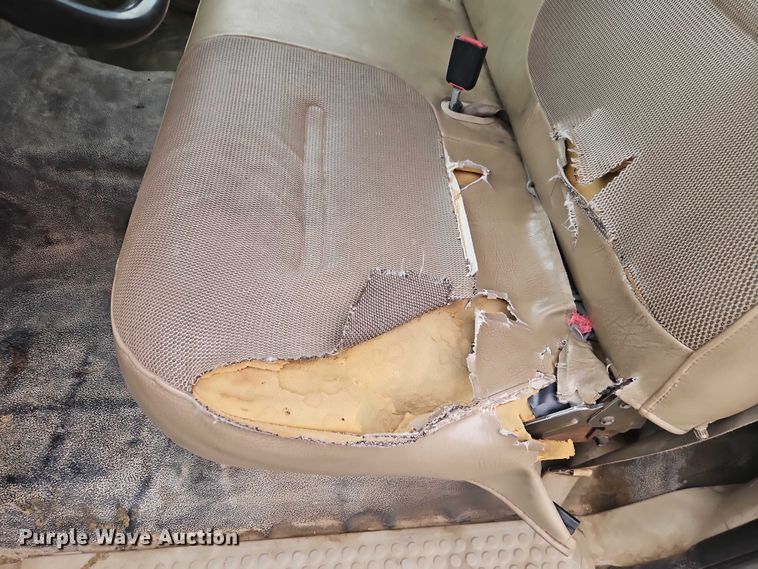 image for item EO4854 2000 Ford F450 Super Duty flatbed truck