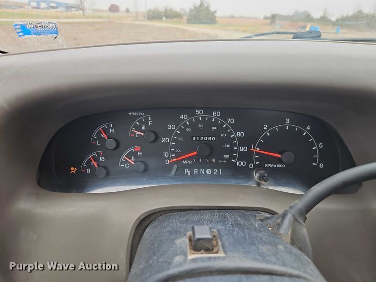 image for item EO4854 2000 Ford F450 Super Duty flatbed truck