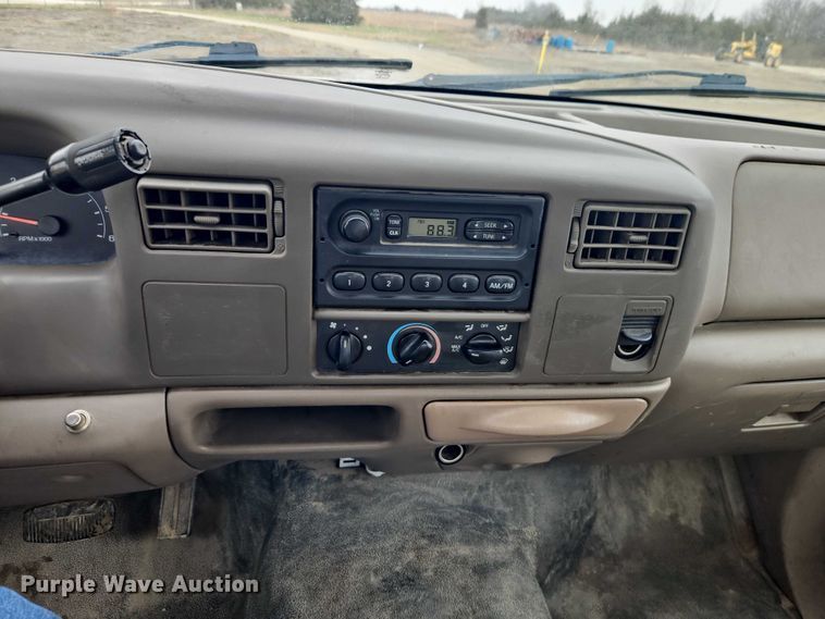 image for item EO4854 2000 Ford F450 Super Duty flatbed truck