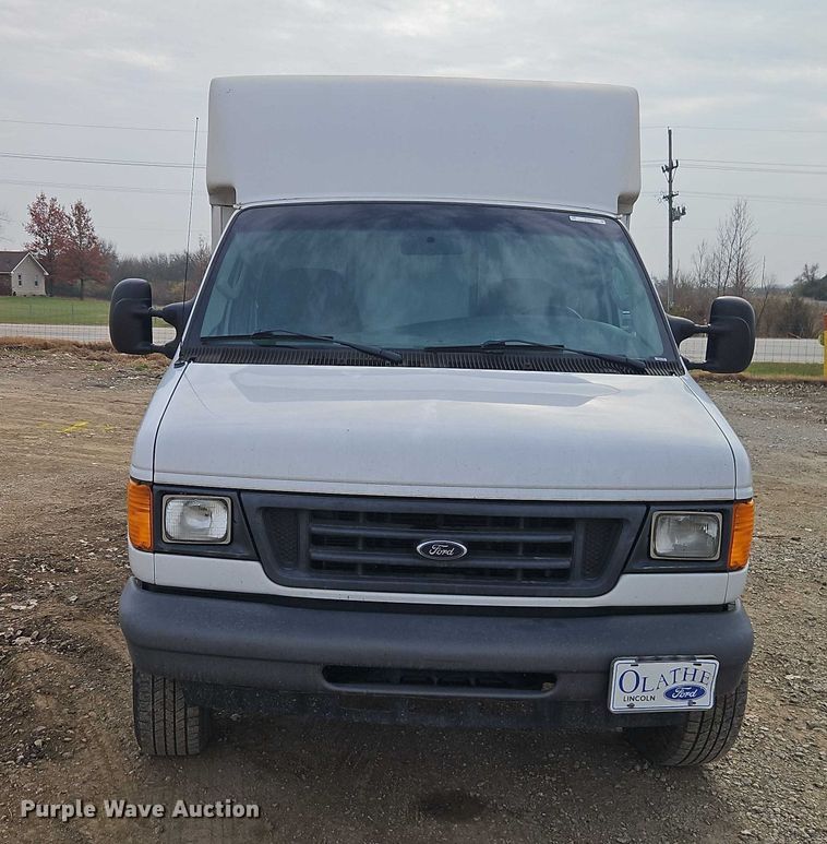 image for item EO4856 2007 Ford E-350 box truck