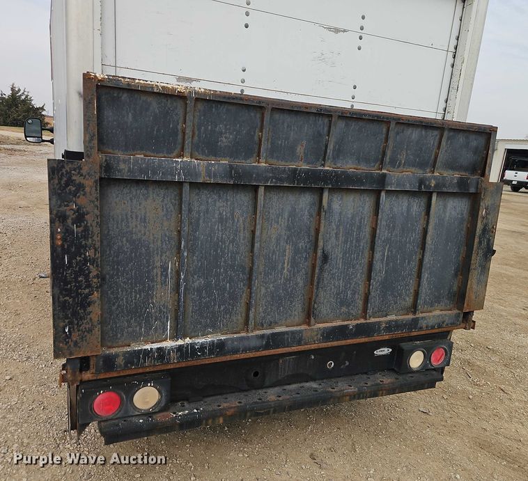 image for item EO4856 2007 Ford E-350 box truck