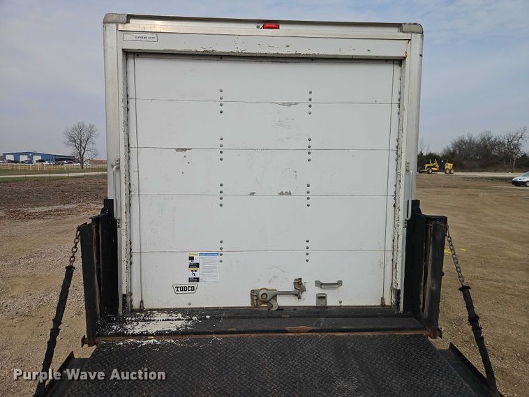 image for item EO4856 2007 Ford E-350 box truck