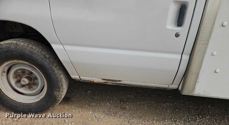 image for item EO4856 2007 Ford E-350 box truck