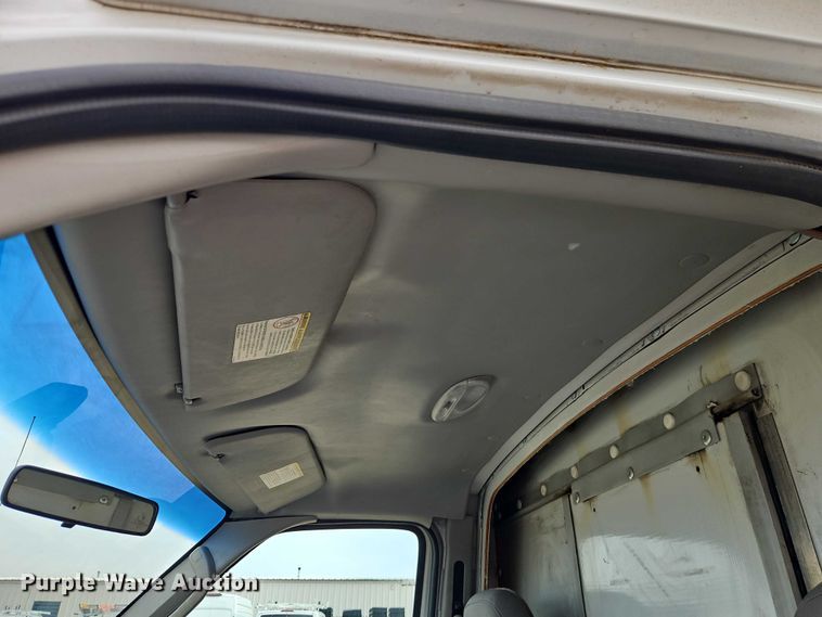 image for item EO4856 2007 Ford E-350 box truck