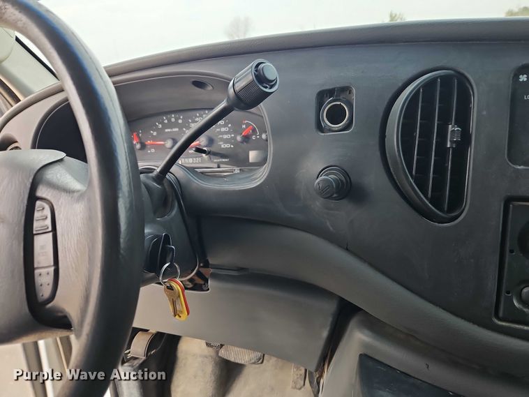 image for item EO4856 2007 Ford E-350 box truck