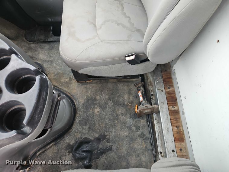 image for item EO4856 2007 Ford E-350 box truck