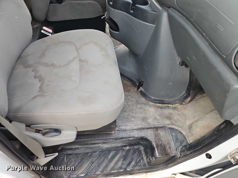 image for item EO4856 2007 Ford E-350 box truck