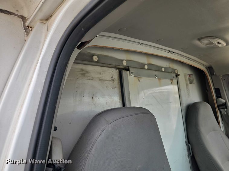 image for item EO4856 2007 Ford E-350 box truck