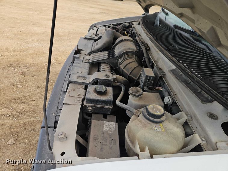 image for item EO4856 2007 Ford E-350 box truck