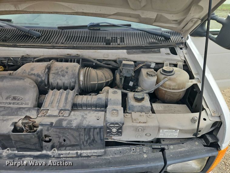 image for item EO4856 2007 Ford E-350 box truck