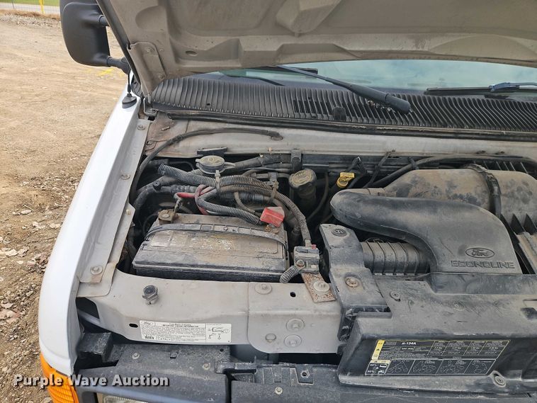 image for item EO4856 2007 Ford E-350 box truck