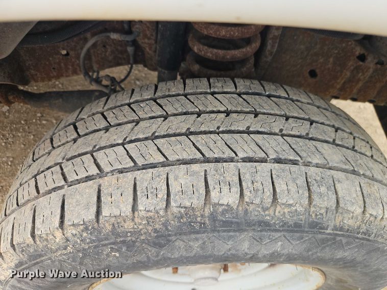 image for item EO4856 2007 Ford E-350 box truck