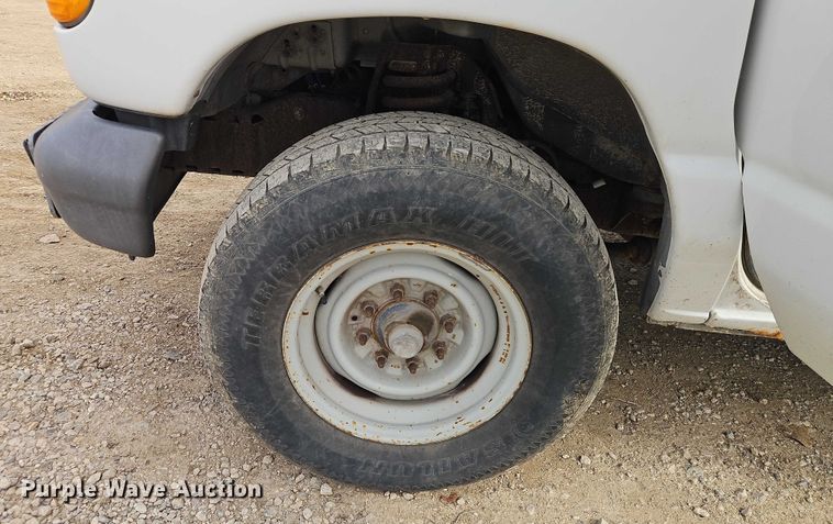 image for item EO4856 2007 Ford E-350 box truck