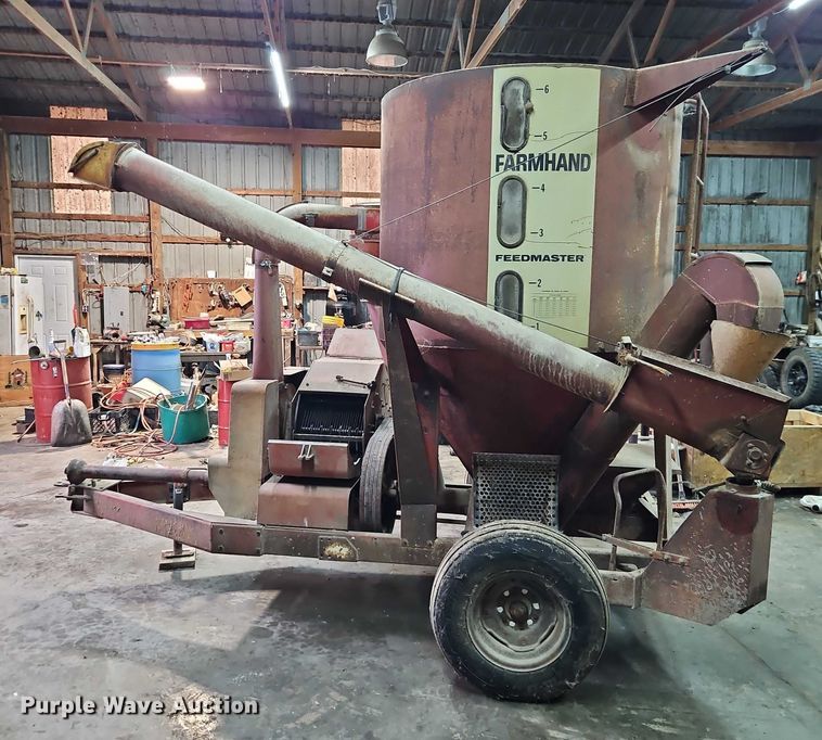 image for item EO4862 Farmhand Farmaster 820 F82-D feed grinder/mixer