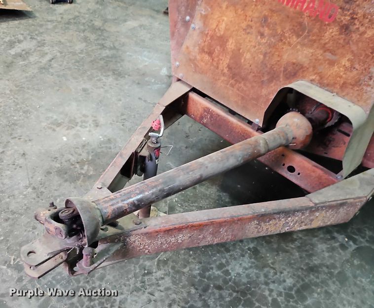 image for item EO4862 Farmhand Farmaster 820 F82-D feed grinder/mixer