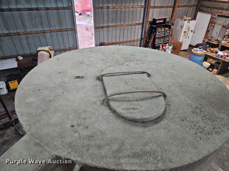 image for item EO4862 Farmhand Farmaster 820 F82-D feed grinder/mixer