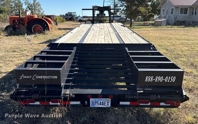 image for item EP0875 2019 Kaufman equipment trailer