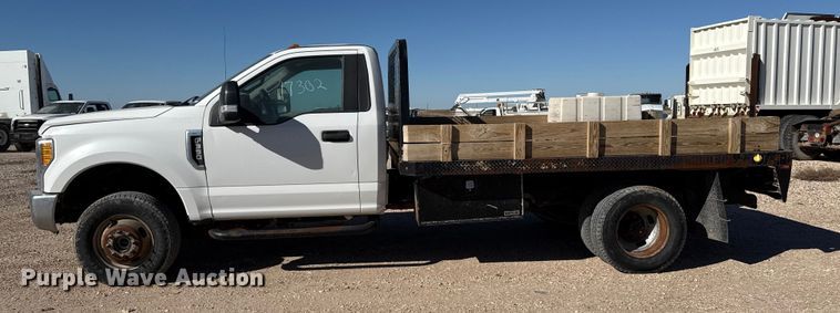 image for item EP0903 2017 Ford F350 flatbed pickup truck