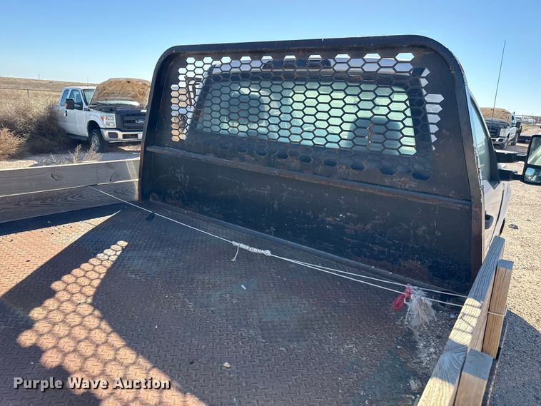 image for item EP0903 2017 Ford F350 flatbed pickup truck