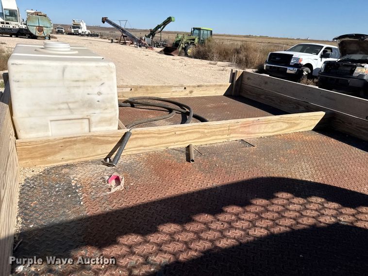 image for item EP0903 2017 Ford F350 flatbed pickup truck