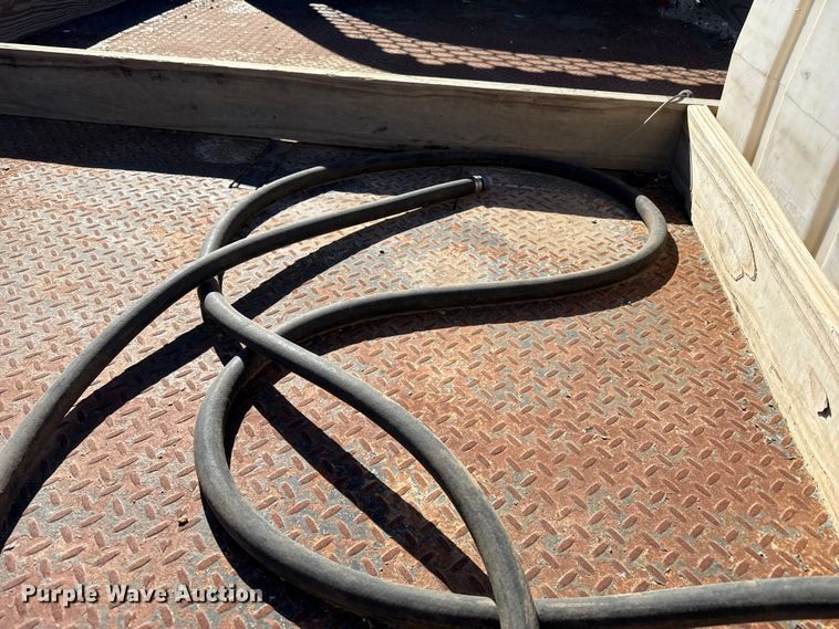 image for item EP0903 2017 Ford F350 flatbed pickup truck