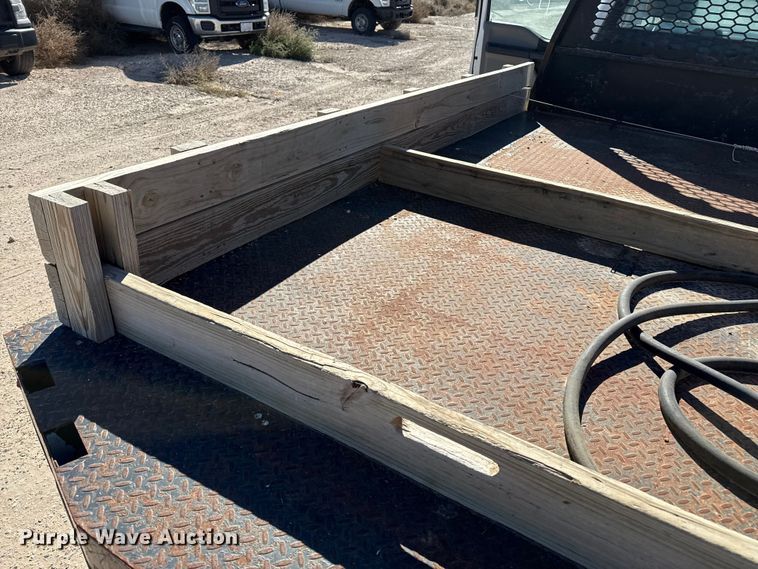 image for item EP0903 2017 Ford F350 flatbed pickup truck