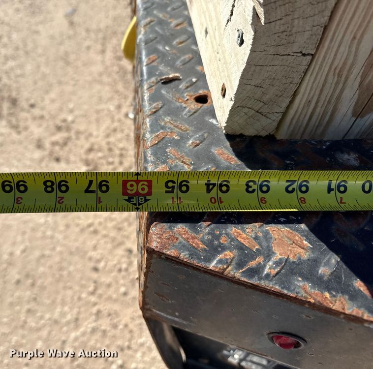 image for item EP0903 2017 Ford F350 flatbed pickup truck