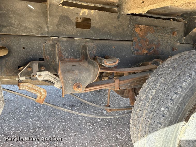 image for item EP0903 2017 Ford F350 flatbed pickup truck