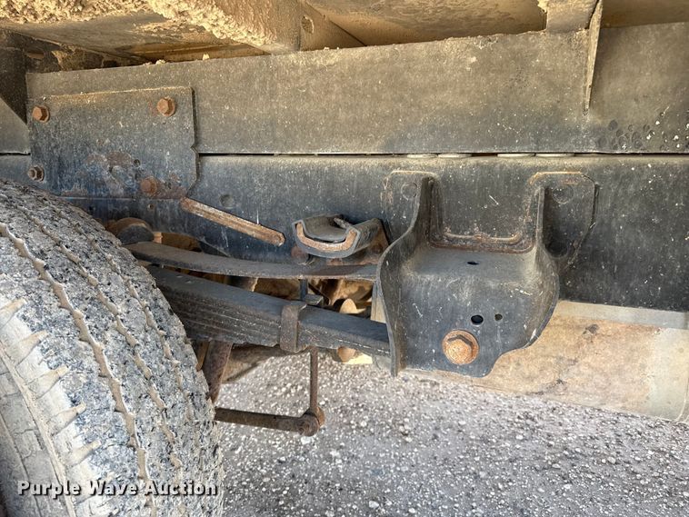 image for item EP0903 2017 Ford F350 flatbed pickup truck