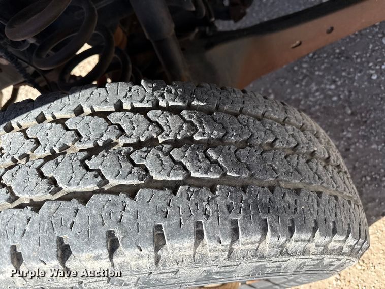 image for item EP0903 2017 Ford F350 flatbed pickup truck