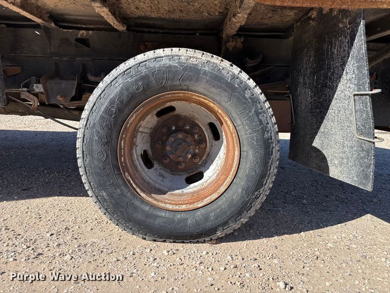 image for item EP0903 2017 Ford F350 flatbed pickup truck