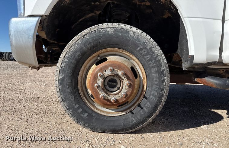 image for item EP0903 2017 Ford F350 flatbed pickup truck