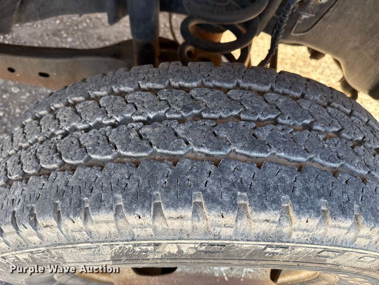 image for item EP0903 2017 Ford F350 flatbed pickup truck