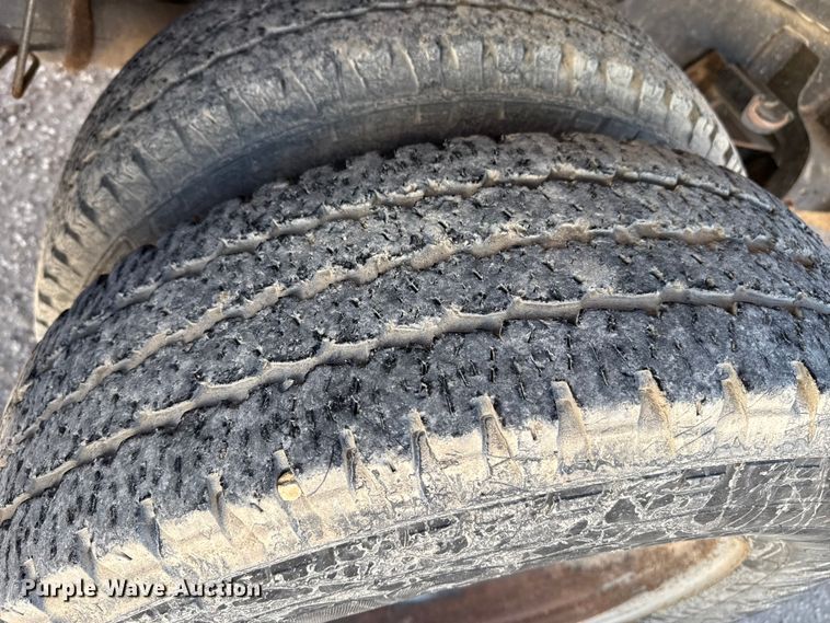 image for item EP0903 2017 Ford F350 flatbed pickup truck