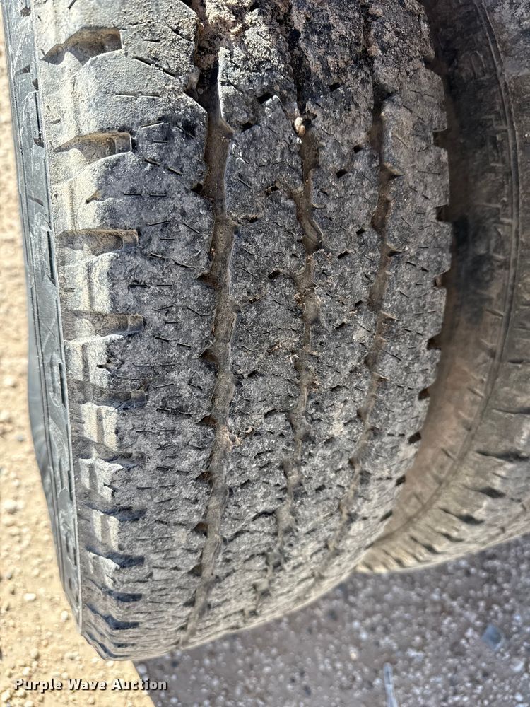 image for item EP0903 2017 Ford F350 flatbed pickup truck