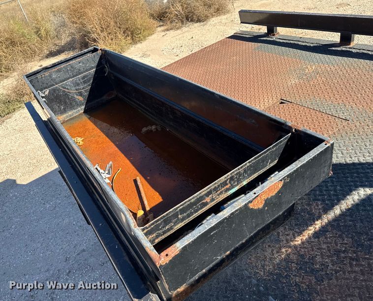 image for item EP0904 2015 Ford F250 flatbed pickup truck