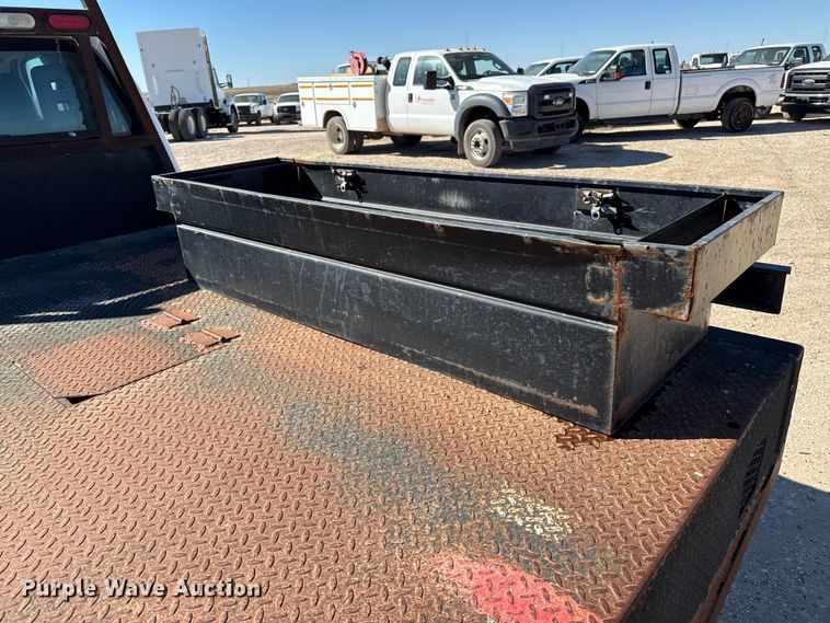 image for item EP0904 2015 Ford F250 flatbed pickup truck