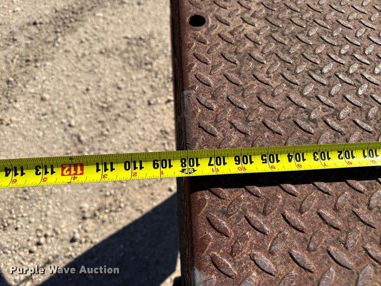 image for item EP0904 2015 Ford F250 flatbed pickup truck