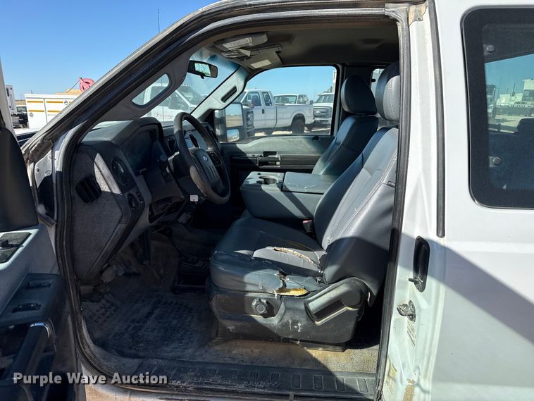 image for item EP0904 2015 Ford F250 flatbed pickup truck