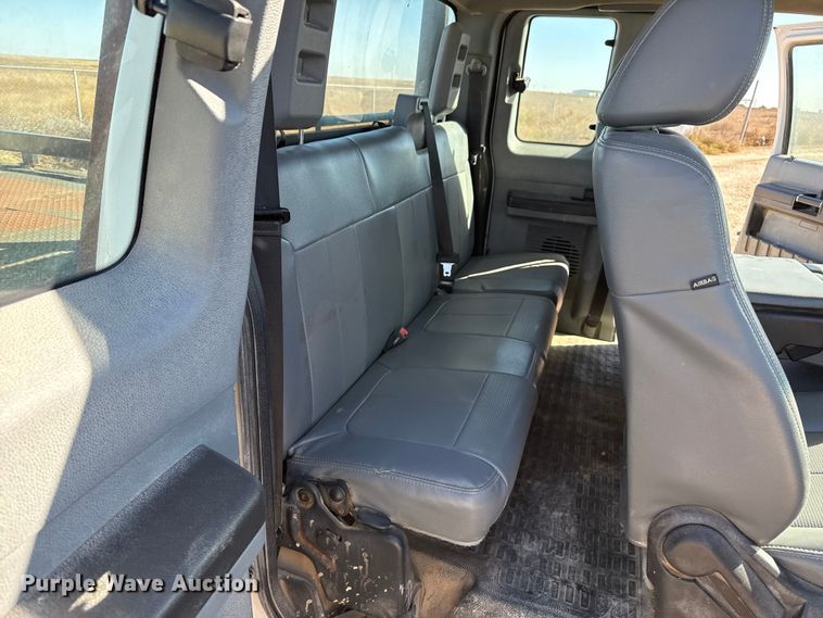 image for item EP0904 2015 Ford F250 flatbed pickup truck