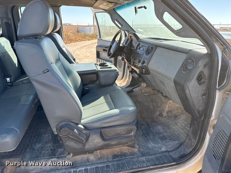 image for item EP0904 2015 Ford F250 flatbed pickup truck