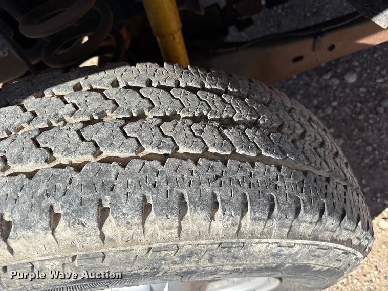 image for item EP0904 2015 Ford F250 flatbed pickup truck