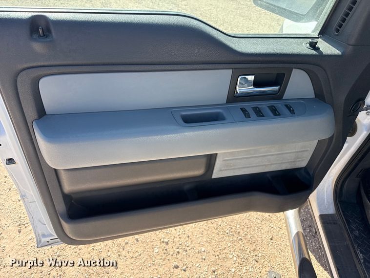 image for item EP0905 2014 Ford F150 SuperCab pickup truck