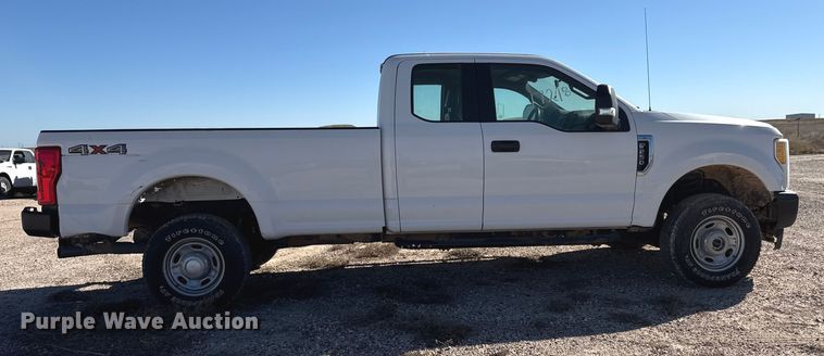 image for item EP0906 2017 Ford F250 SuperCab pickup truck