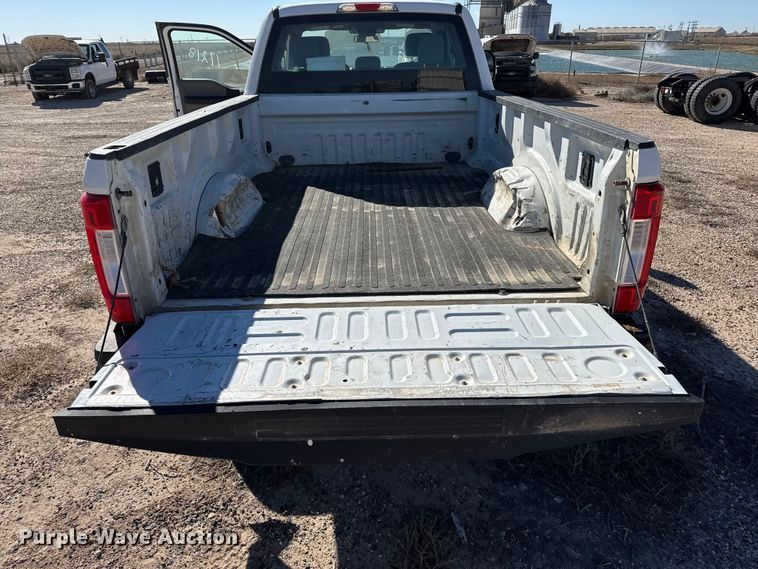 image for item EP0906 2017 Ford F250 SuperCab pickup truck