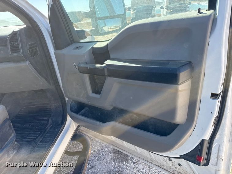 image for item EP0906 2017 Ford F250 SuperCab pickup truck