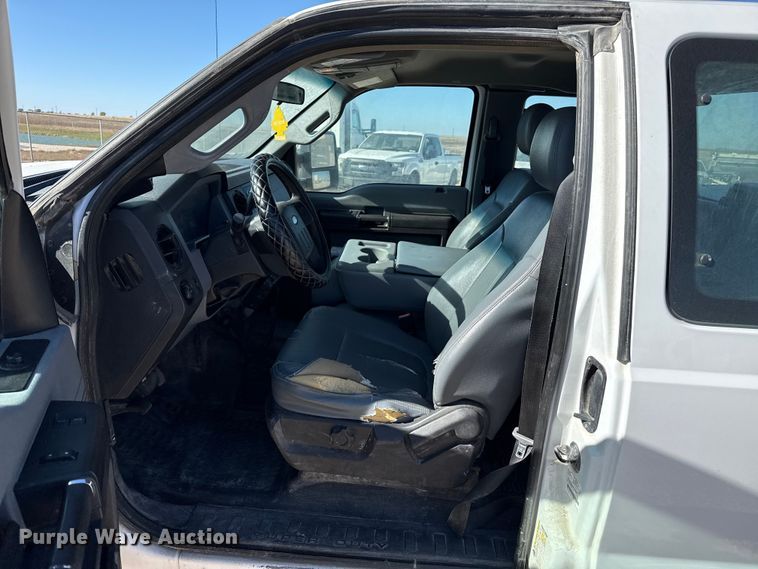 image for item EP0907 2015 Ford F250 SuperCab pickup truck