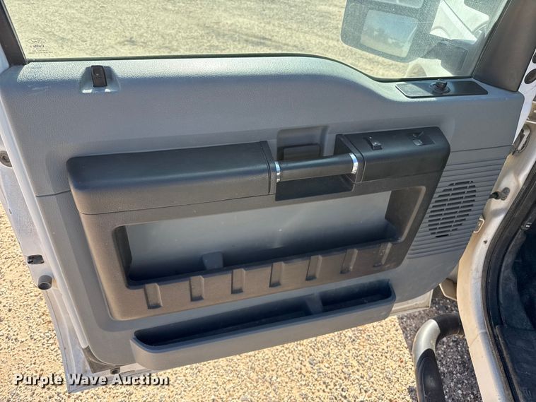 image for item EP0907 2015 Ford F250 SuperCab pickup truck