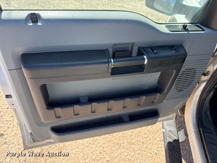 image for item EP0908 2016 Ford F250 SuperCab pickup truck